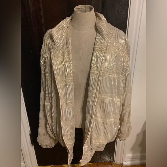 Plus-Size Champagne colored lamé dotted ruched bomber jacket.  90s/Y2K retro - Picture 5 of 7